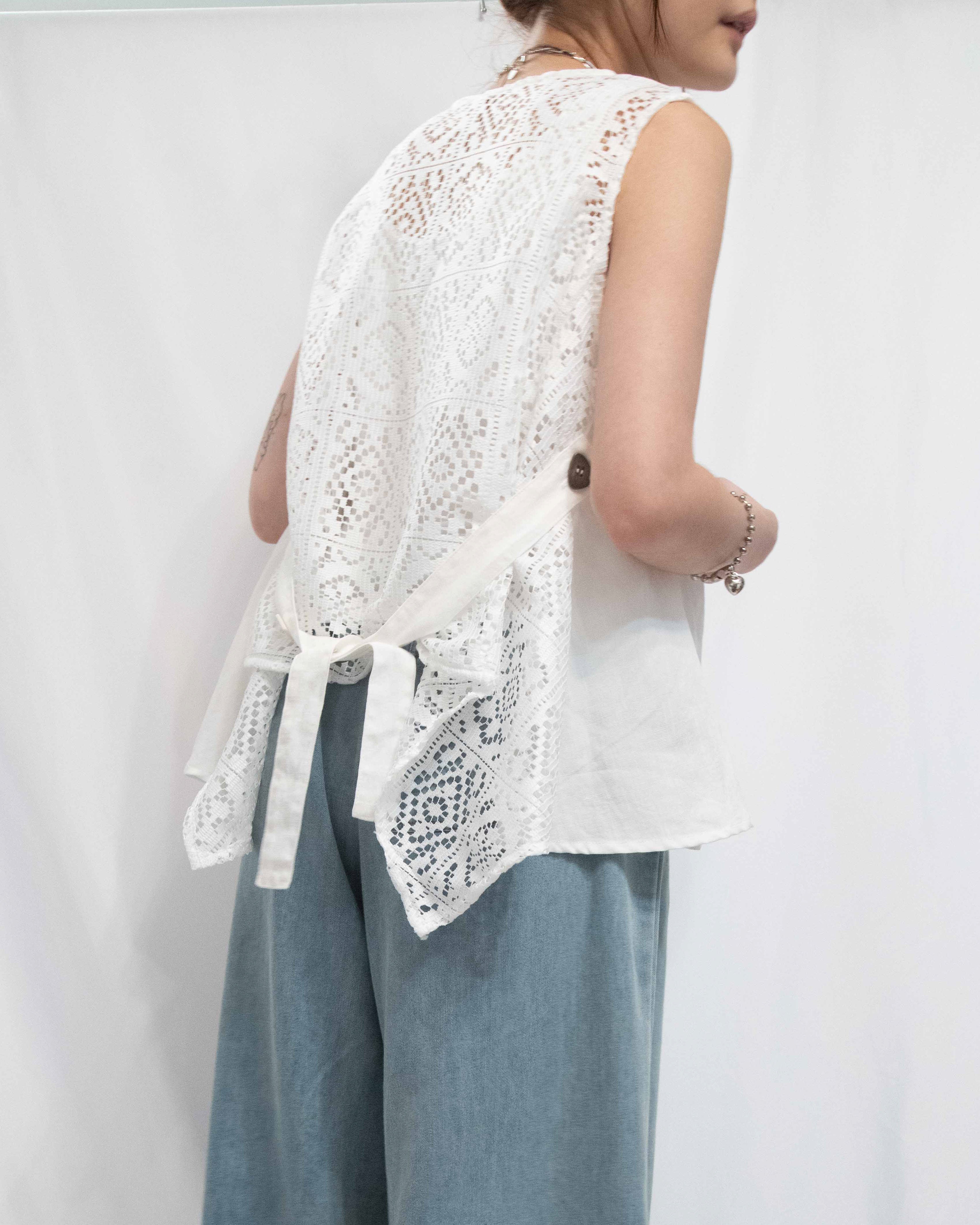 Lace-Back Asymmetric Vest 亞麻不規則背心外套