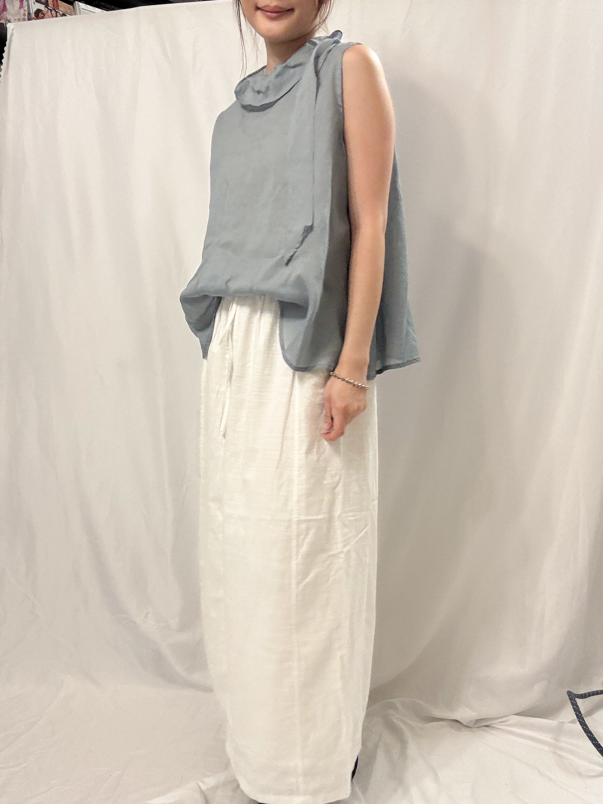 超靚色！ Sheer Ramie Rounded-Collar Blouse 匙羹領苧麻傘形背心