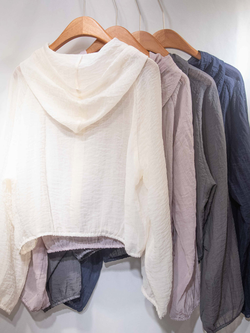 店主自留！冷氣必備 Sheer Structured Hooded Windbreaker 靚色透感hoodie型防曬外大套