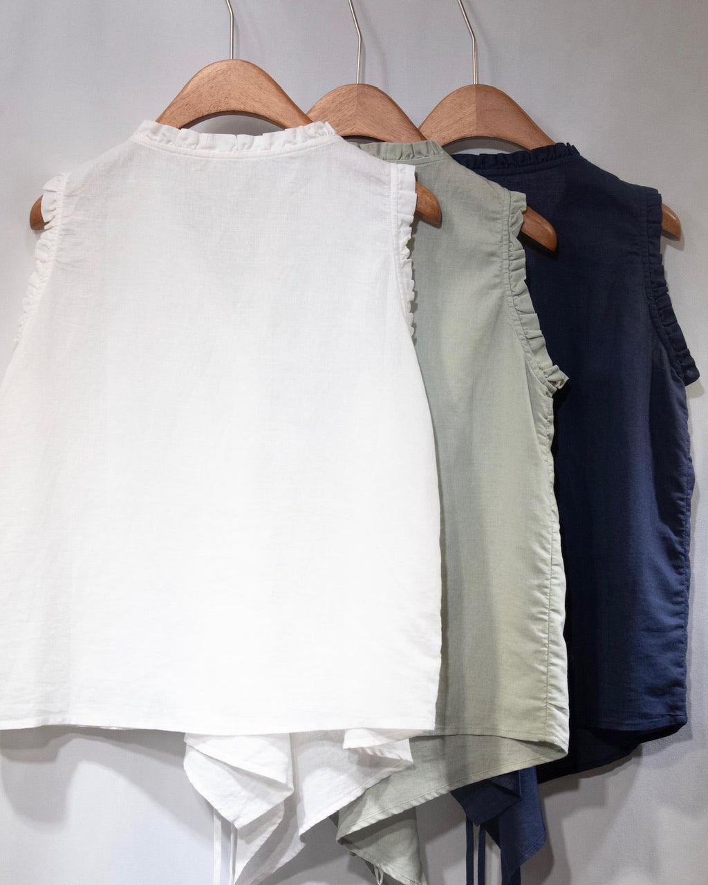 Soft Ruffle Wrap Linen Top 棉麻花邊V領恤衫