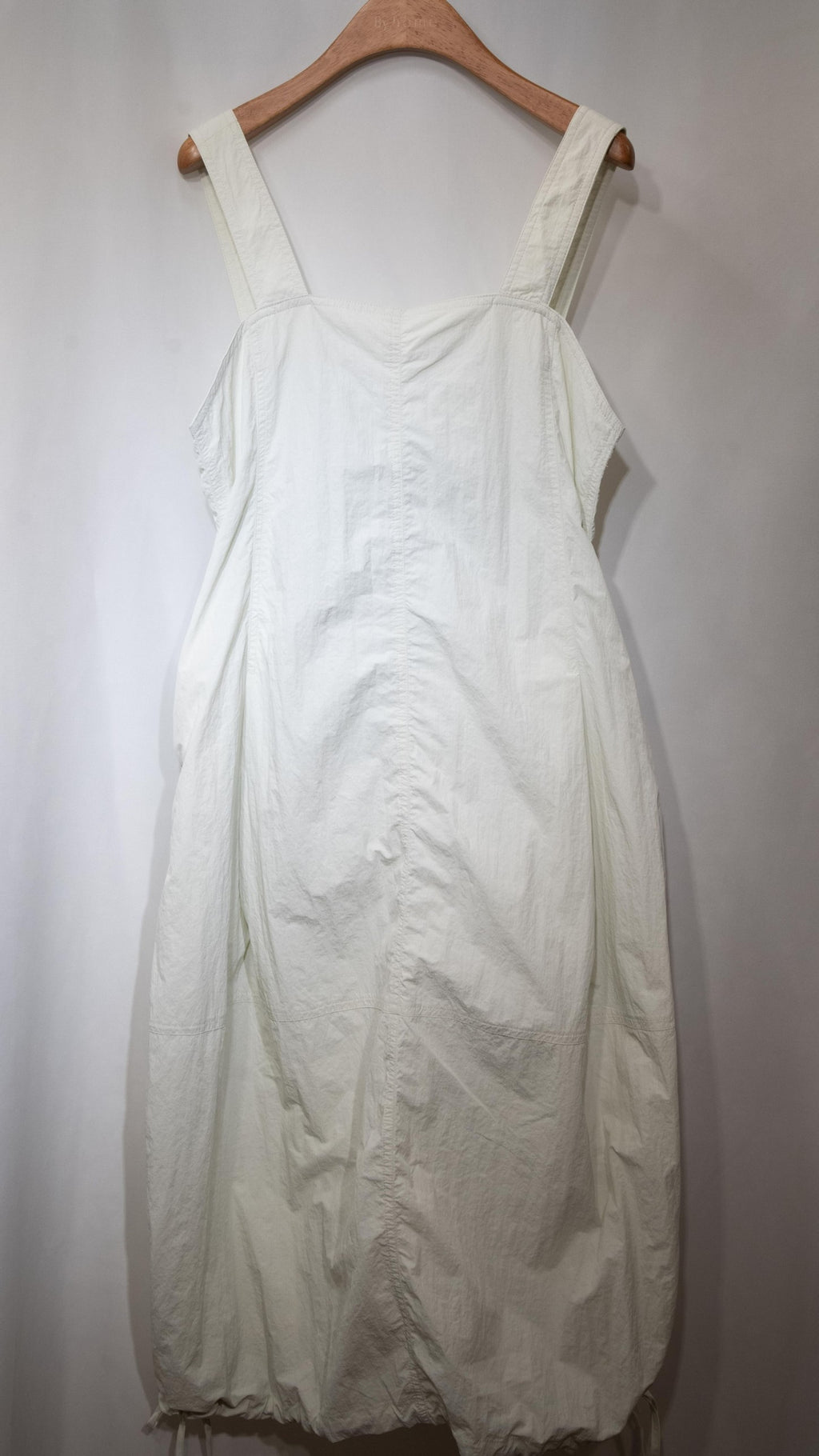 Off-White Crisp Pinafore Dress 爽爽料工裝連身裙（背後可調節闊度）