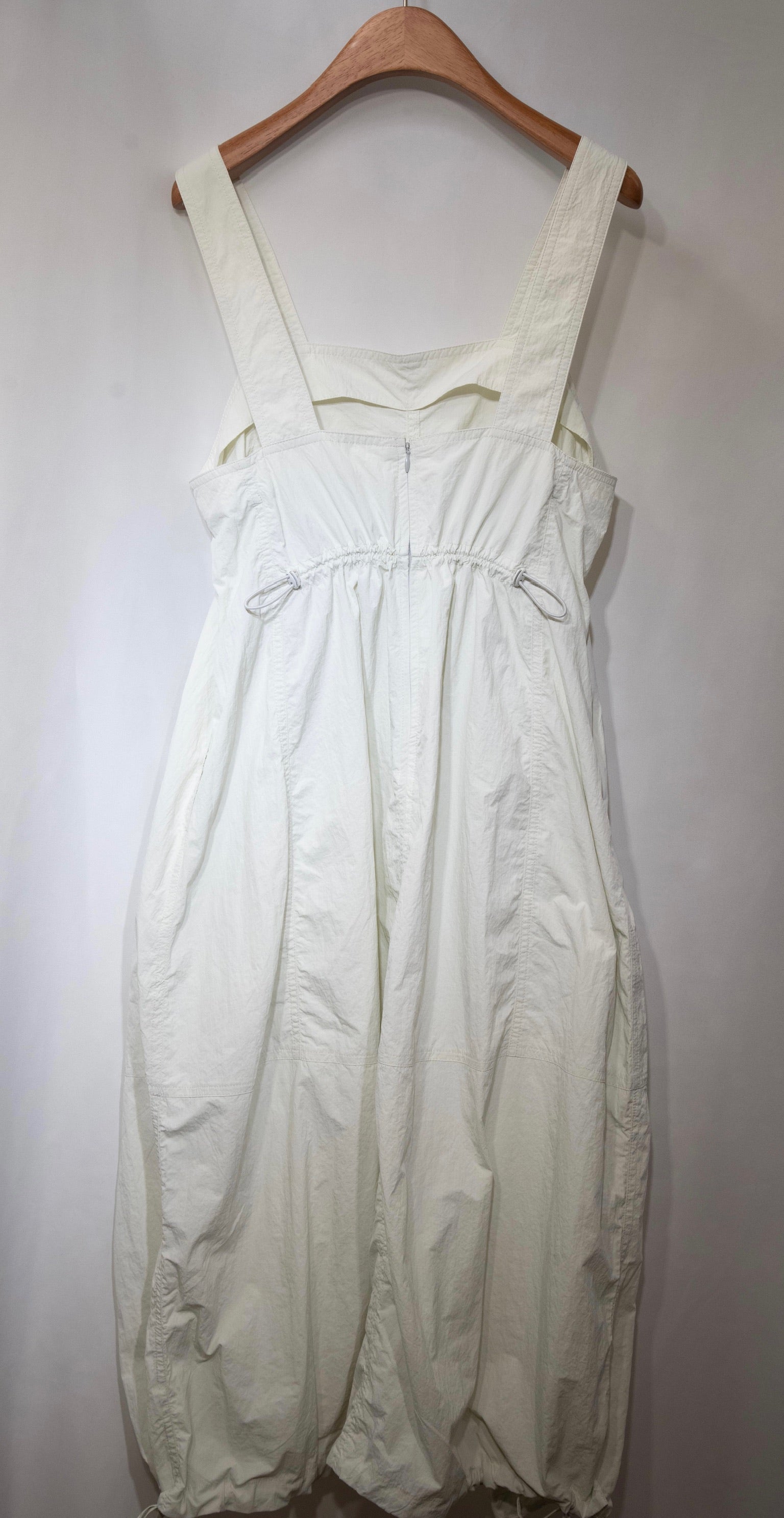 Off-White Crisp Pinafore Dress 爽爽料工裝連身裙（背後可調節闊度）