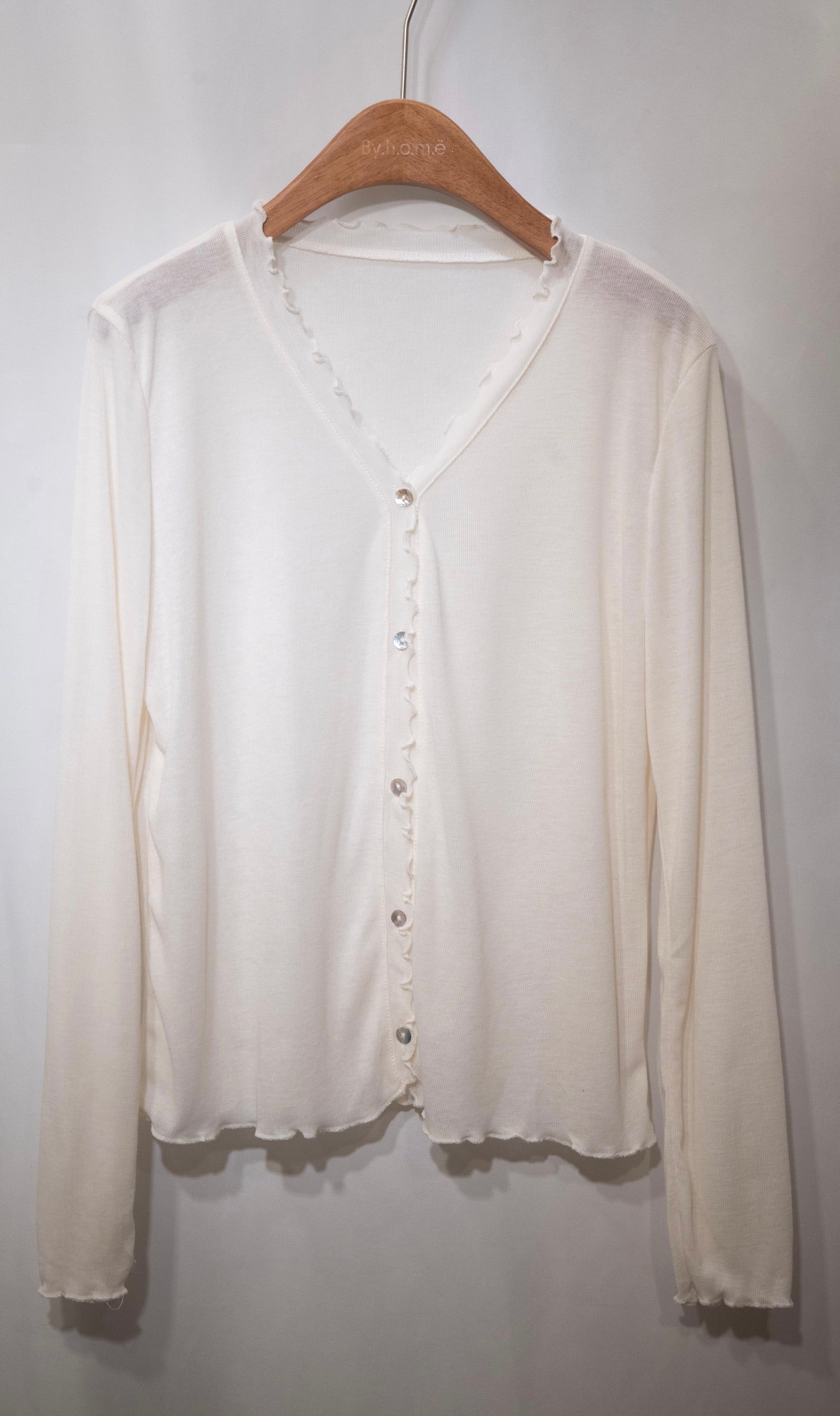 冷氣必備～ Ruffle-Trim Cardigan 天絲透感花透外套