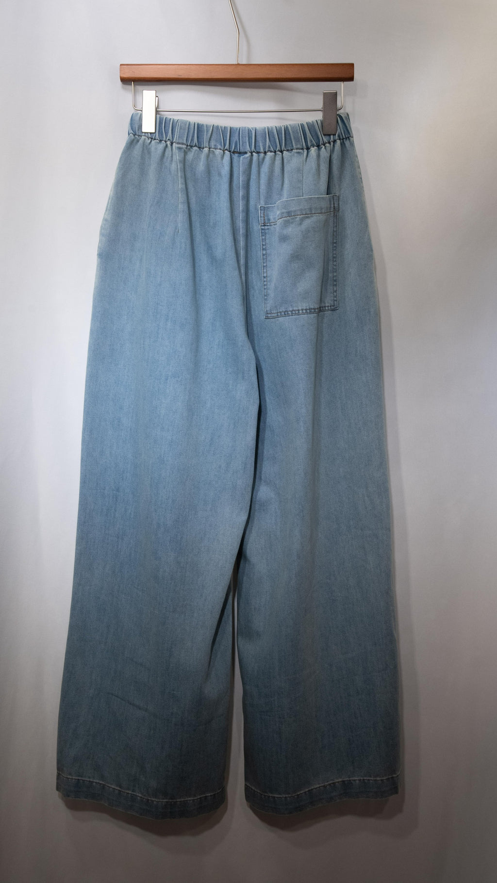 Elasticated Wide-Leg Jeans 橡筋腰Vintage洗水闊腳牛仔