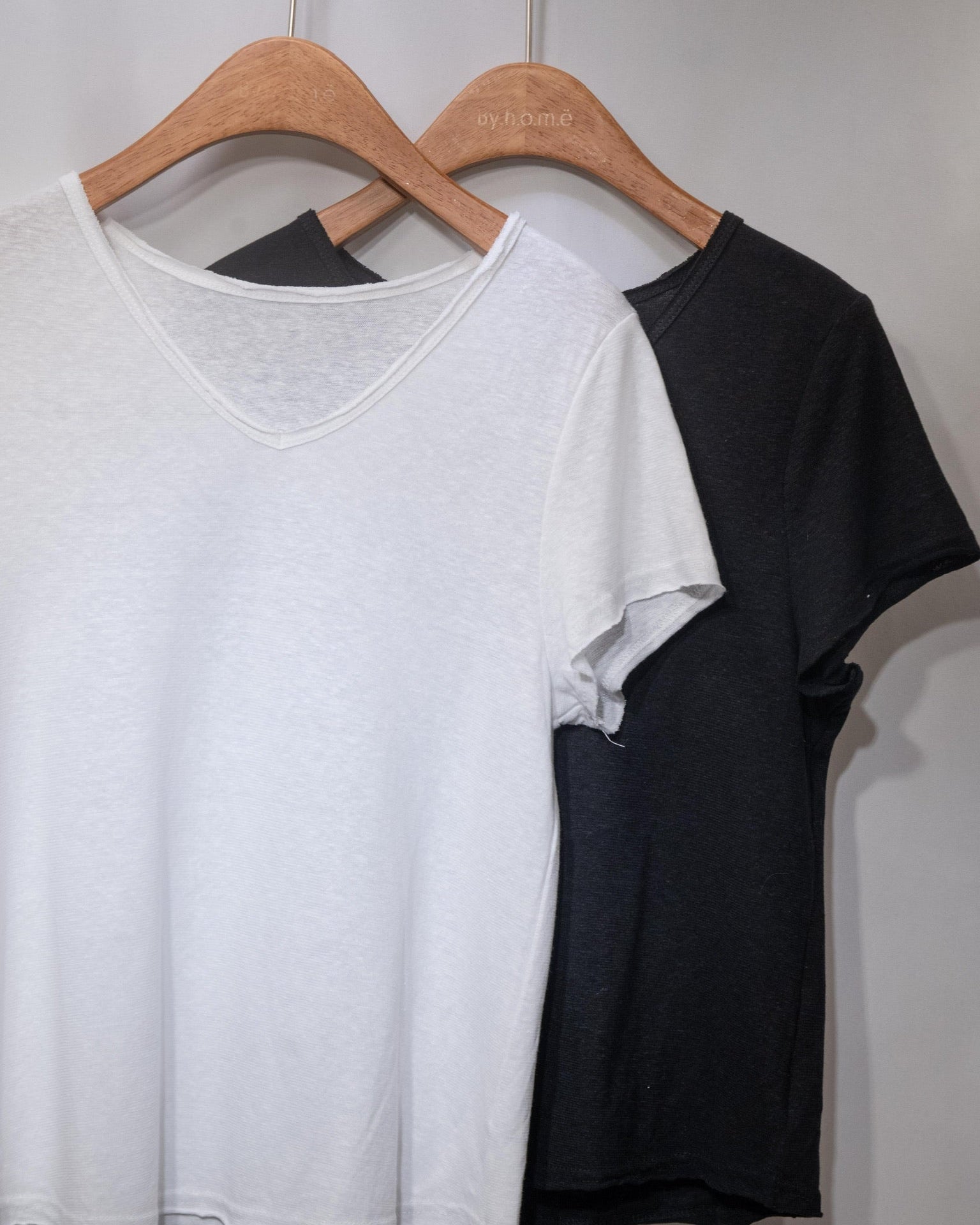 夏日通爽百搭必備！ Slub Cotton V-Neck Every Tee 漢麻V領TEE