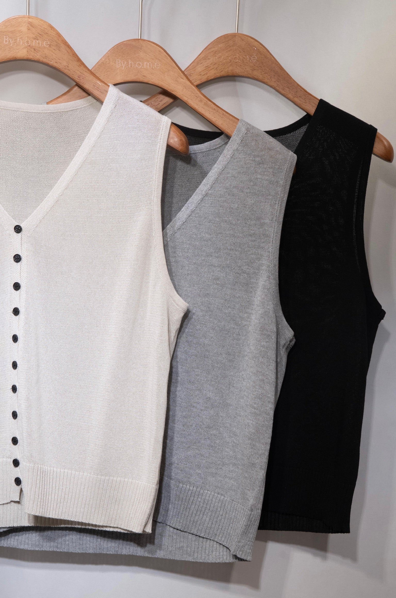 V-Neck Knit Vest V領針織背心