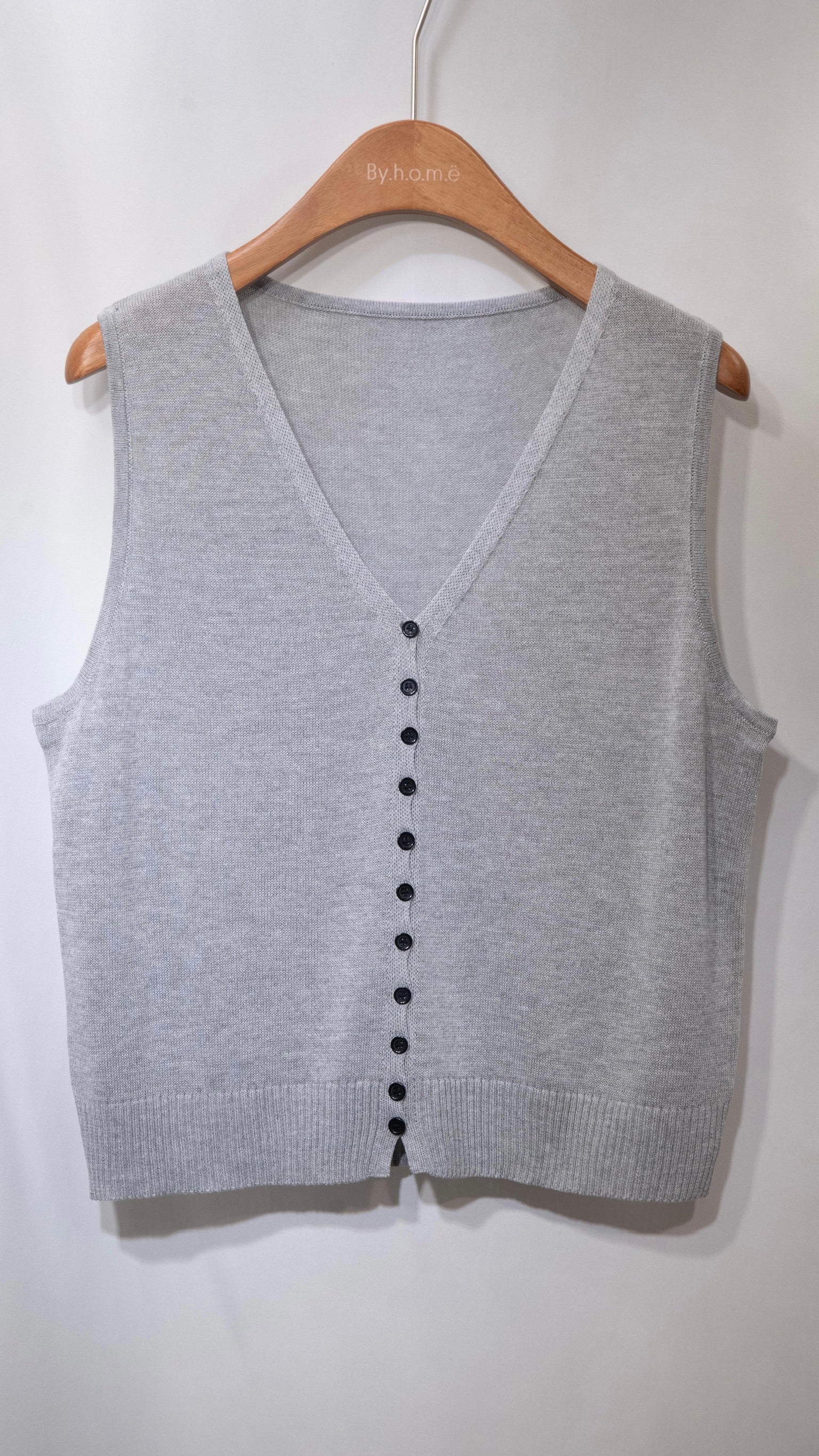 V-Neck Knit Vest V領針織背心