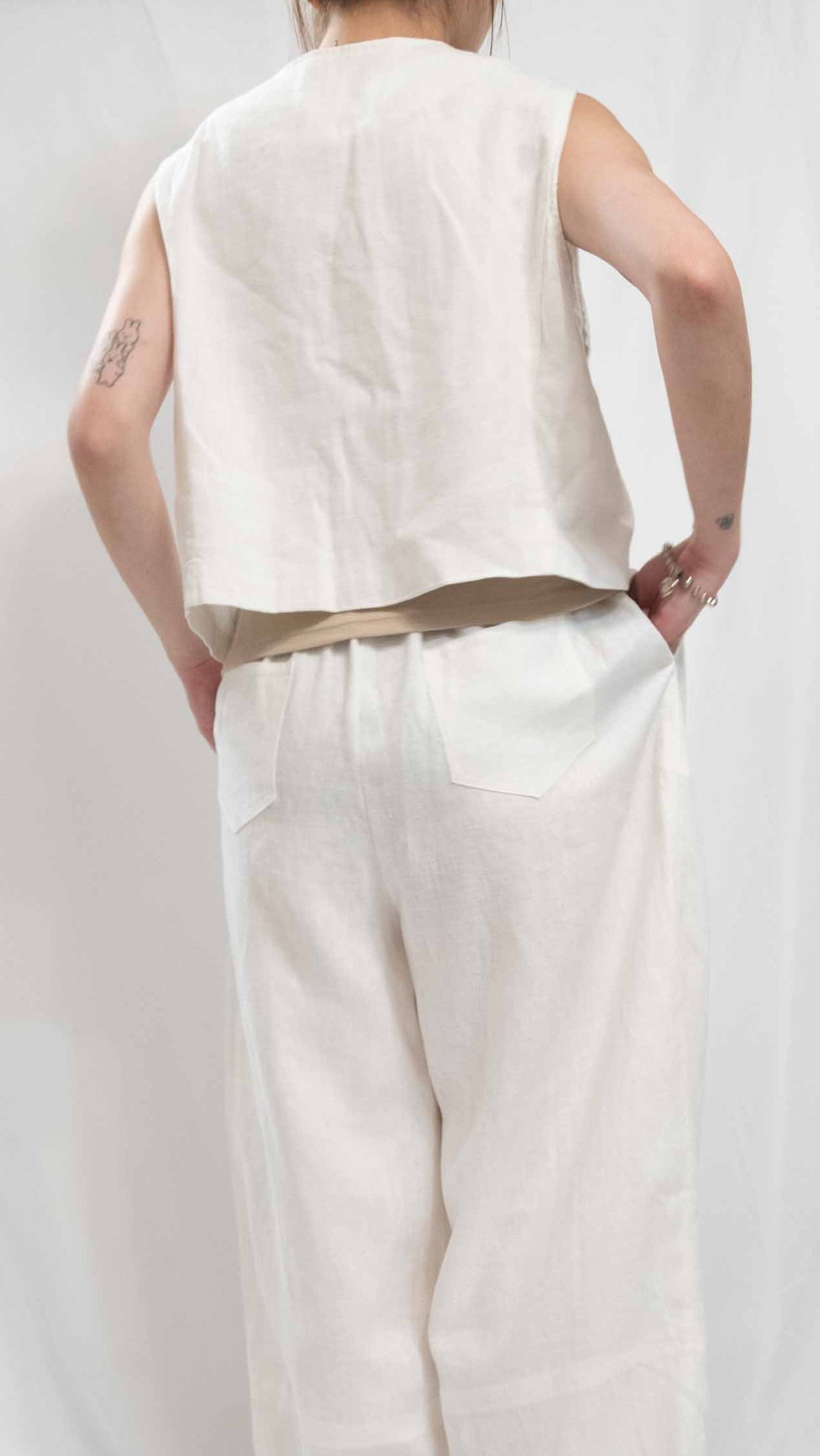 Classic Ramie V-Neck Vest 苧麻馬甲背心(有內裡)