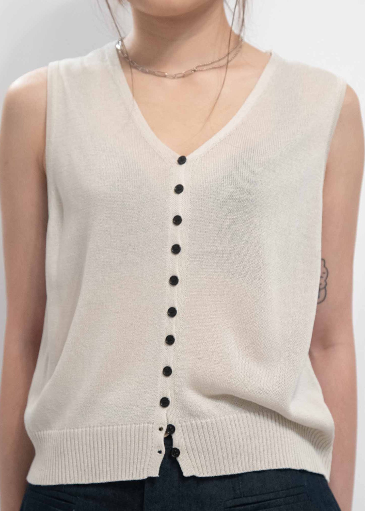 V-Neck Knit Vest V領針織背心