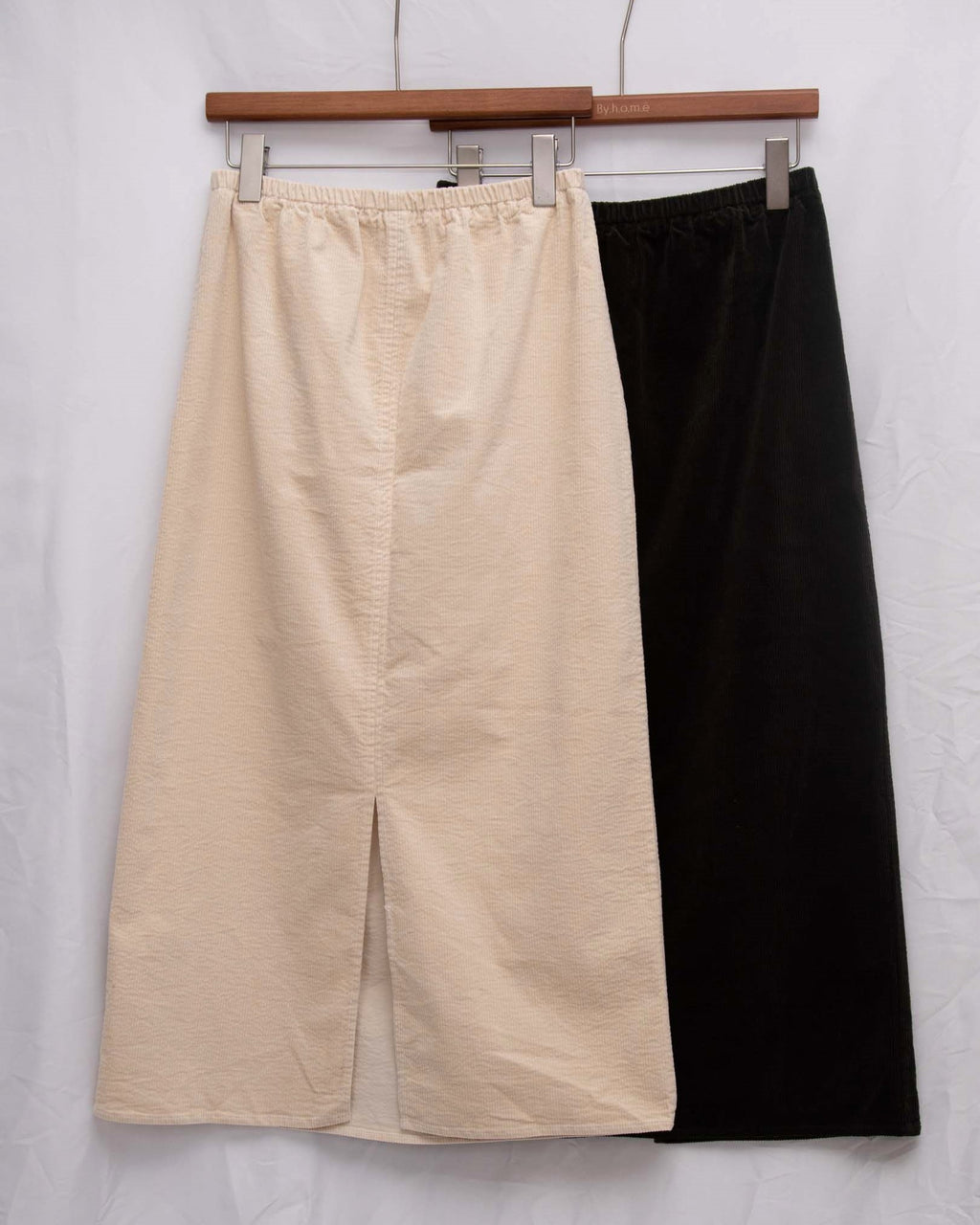 質感滿滿～ Luxe Corduroy Straight Midi Skirt 燈芯絨直筒裙