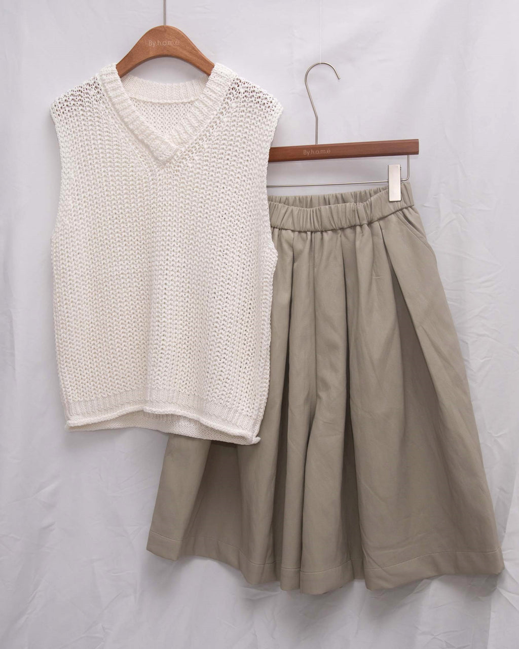 Washi-Yarn Coarse-Knit V-Neck Vest 和紙紗針織背心