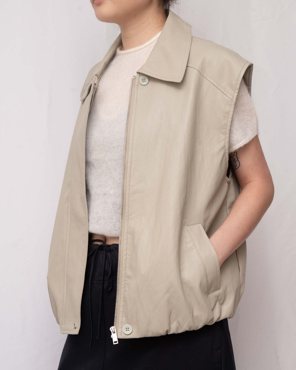Luxe Vegan Leather Collared Gathered Vest 蛋白皮反領馬甲