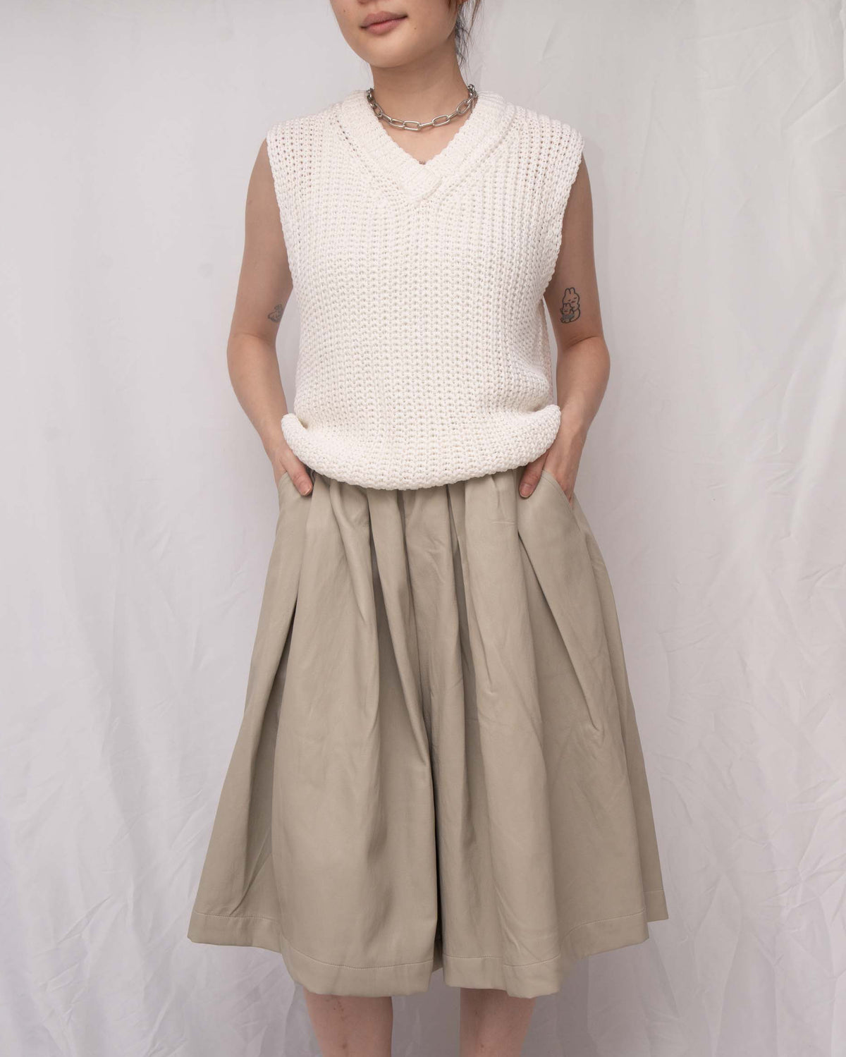 Ultra-Soft Vegan Leather Wide-Leg Bermuda Short 蛋白皮五分裙褲