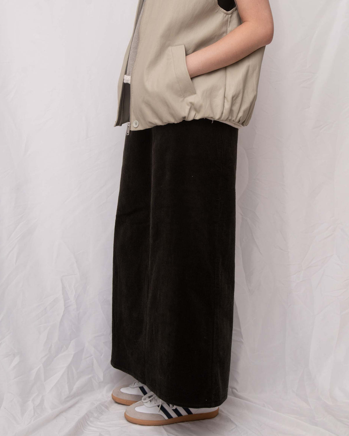 質感滿滿～ Luxe Corduroy Straight Midi Skirt 燈芯絨直筒裙