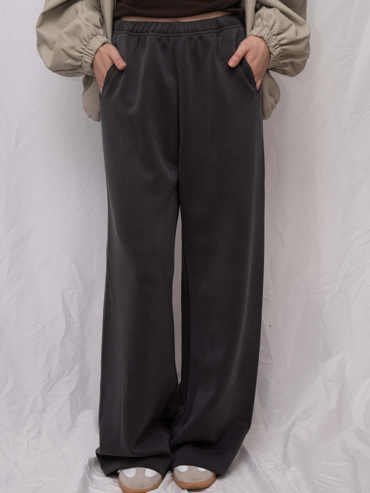 Silky Cupro Straight-Leg Comfy Pant