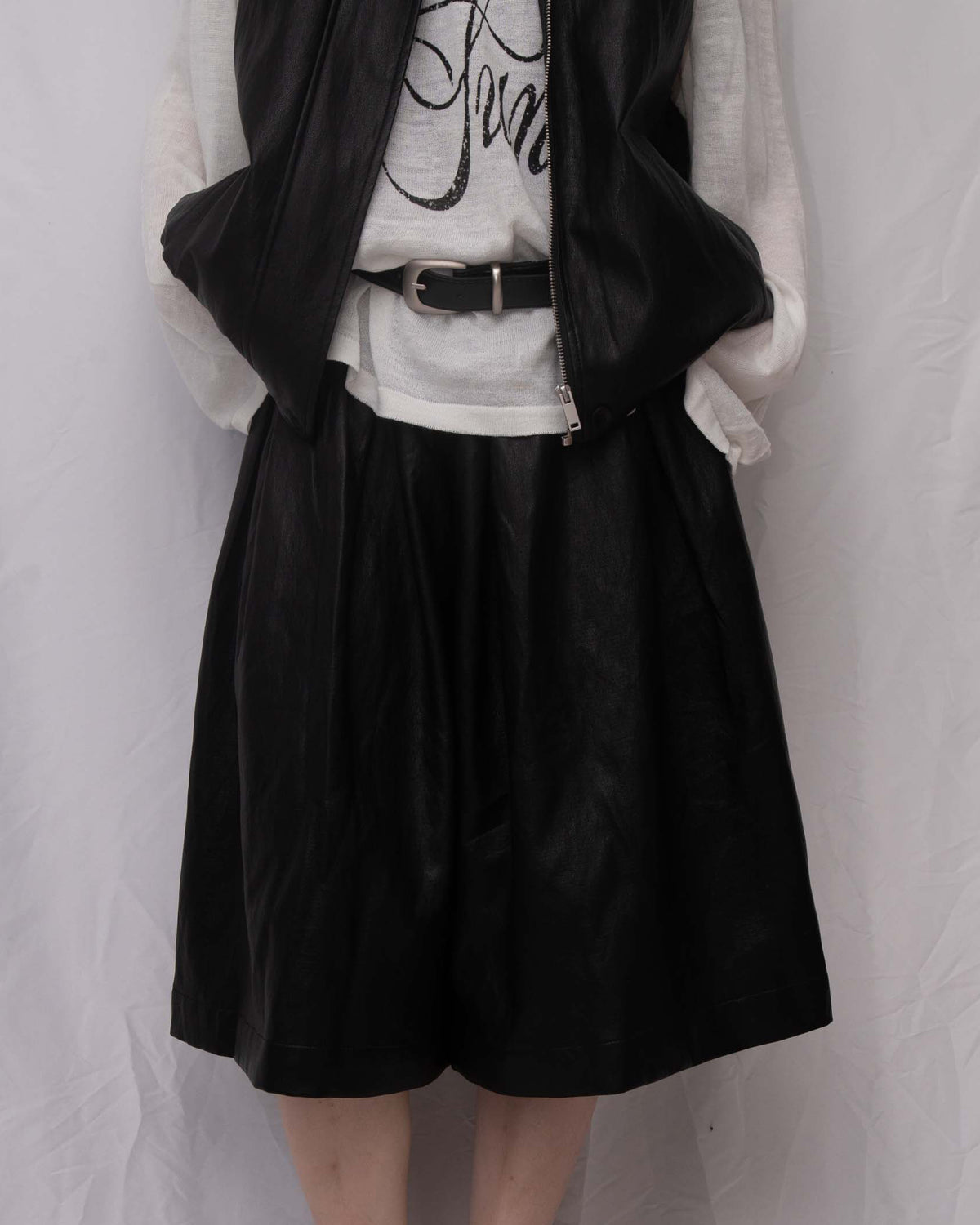 Ultra-Soft Vegan Leather Wide-Leg Bermuda Short 蛋白皮五分裙褲