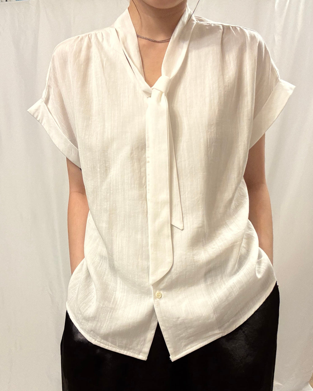 V-Neck Front-Tie Blouse V領棉質恤衫